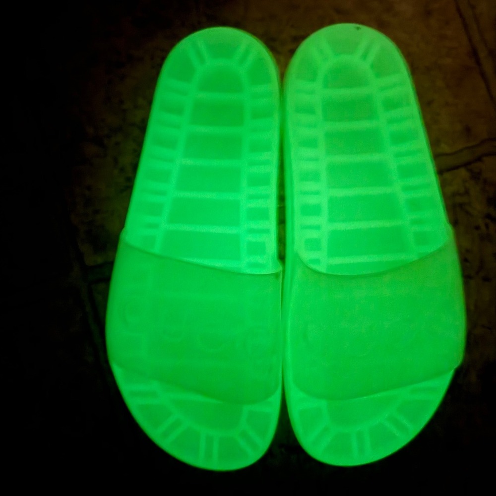 Gucci Slides Sandals Women 9 Glow In The Dark Yellow Green Logo Rubber Italy